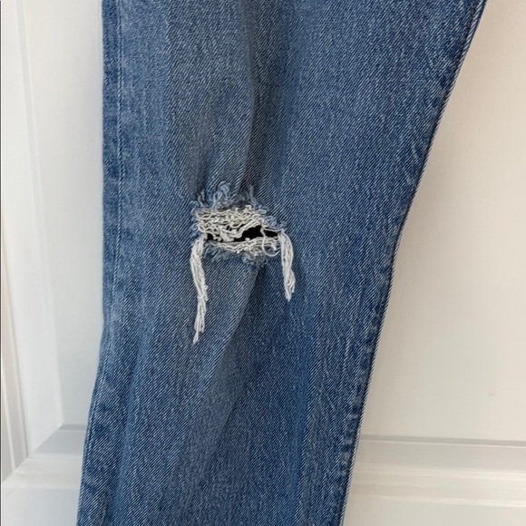 Levi’s 501 Straight Leg Jeans - Picture 2 of 8